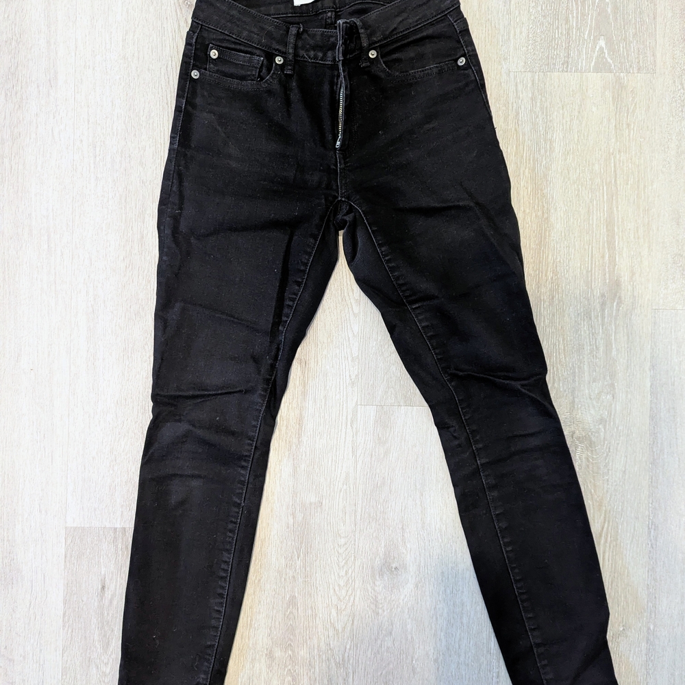 ❤️ 3 For $30 - GAP Women's Black Skinny Jeans
